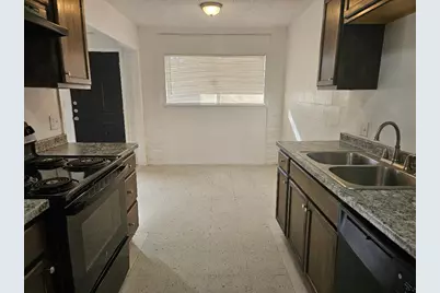 410 E 9th Street #C, Elgin, TX 78621 - Photo 4