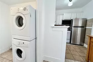 207 W 45th St, Austin, TX 78751 - Photo 4