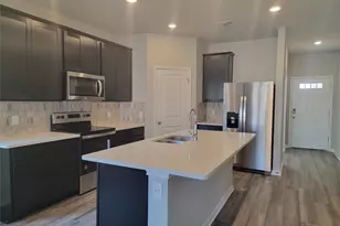 109 Capella Wy, Hutto, TX 78643 - Photo 2