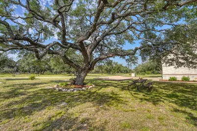 1050 Twisted Oak Drive, Horseshoe Bay, TX 78657 - Photo 18