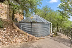 128 Carol Cove, Spicewood, TX 78669 - Photo 30