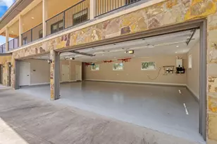 128 Carol Cove, Spicewood, TX 78669 - Photo 10