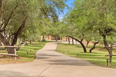 128 Carol Cove, Spicewood, TX 78669 - Photo 8