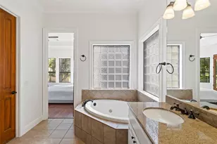 41 Tiburon Dr, The Hills, TX 78738 - Photo 16