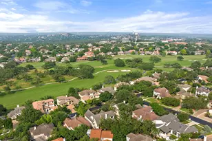 41 Tiburon Dr, The Hills, TX 78738 - Photo 28