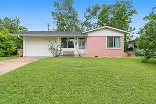 8207 Lazy Ln, Austin, TX 78757 - Photo 2