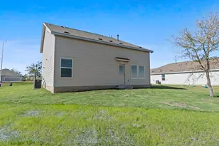 13220 Eastland Dr, Mustang Ridge, TX 78610 - Photo 18