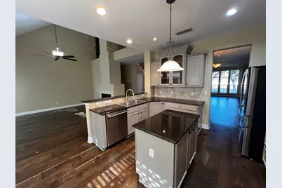 929 N Horton Street, La Grange, TX 78945 - Photo 4