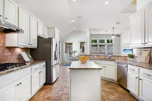 203 Antigua Way, Lakeway, TX 78738 - Photo 14