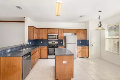 2215 Dry Creek Drive #611, Round Rock, TX 78681 - Photo 4