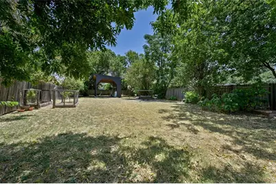 8415 Bowling Green Drive, Austin, TX 78757 - Photo 18