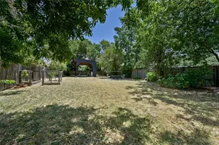 8415 Bowling Green Dr, Austin, TX 78757 - Photo 18
