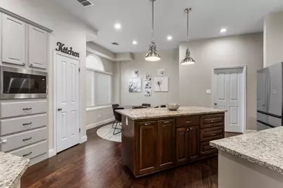 6913 Auckland Drive, Austin, TX 78749 - Photo 12