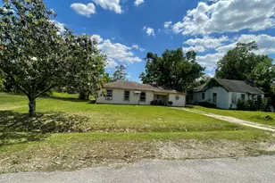 1745 Rivercrest St, Beaumont, TX 77703 - Photo 2