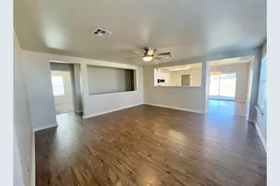 110 Comal Cove, Elgin, TX 78621 - Photo 4