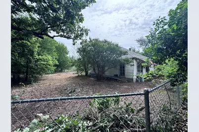 304 E Prairie Avenue, Rogers, TX 76569 - Photo 4