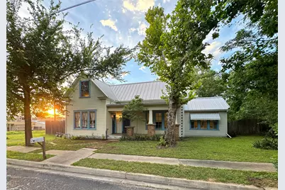 200 E Brenham Street, Elgin, TX 78621 - Photo 4