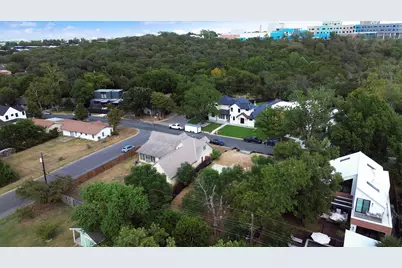 2602 Little John Lane, Austin, TX 78704 - Photo 10
