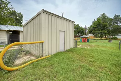 401 Wilkes Street, Smithville, TX 78957 - Photo 36