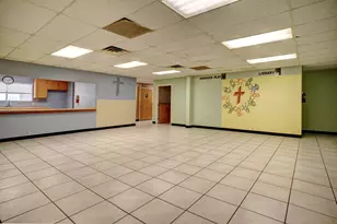 401 Wilkes St, Smithville, TX 78957 - Photo 8