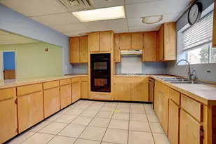 401 Wilkes St, Smithville, TX 78957 - Photo 12