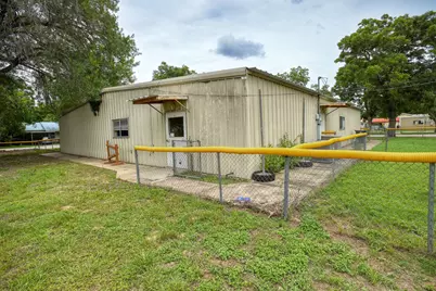 401 Wilkes Street, Smithville, TX 78957 - Photo 38