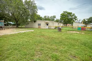 401 Wilkes St, Smithville, TX 78957 - Photo 40