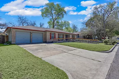 3205 Laguna Drive, Austin, TX 78741 - Photo 2