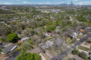 3205 Laguna Dr, Austin, TX 78741 - Photo 30