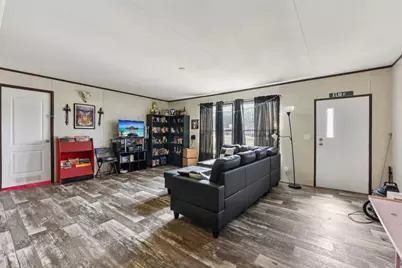 144 Los Arcos Road, Elgin, TX 78621 - Photo 4