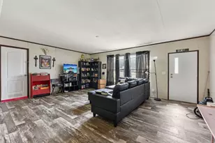 144 Los Arcos Rd, Elgin, TX 78621 - Photo 4