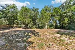 144 Los Arcos Rd, Elgin, TX 78621 - Photo 10