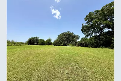 1629 Pecos Street, Lockhart, TX 78644 - Photo 2