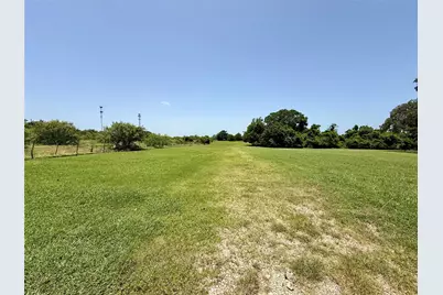 1629 Pecos Street, Lockhart, TX 78644 - Photo 6