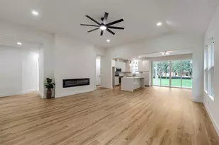 137 E Pauwela Ln, Bastrop, TX 78602 - Photo 4