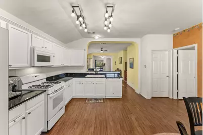 11407 Jim Thorpe Lane, Austin, TX 78748 - Photo 10