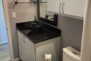 505 W 7th St, Austin, TX 78701 - Photo 22