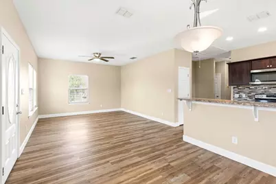 1628 Armstrong Street, Luling, TX 78648 - Photo 8