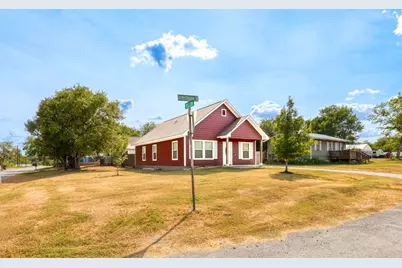 1628 Armstrong Street, Luling, TX 78648 - Photo 1