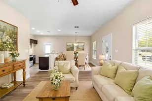 1628 Armstrong St, Luling, TX 78648 - Photo 4