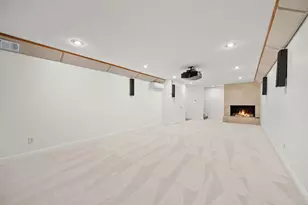 833 E 38th St, Austin, TX 78705 - Photo 24