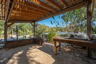 833 E 38th St, Austin, TX 78705 - Photo 32