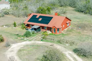8548 Old Lockhart Rd, Buda, TX 78610 - Photo 4