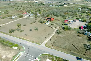 8548 Old Lockhart Rd, Buda, TX 78610 - Photo 16