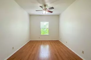 106 E 30th St, Austin, TX 78705 - Photo 8