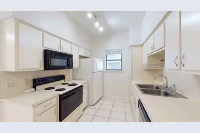 106 E 30th Street #101, Austin, TX 78705 - Photo 4