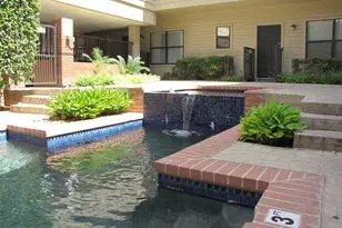 106 E 30th St, Austin, TX 78705 - Photo 4