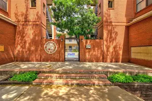 106 E 30th St, Austin, TX 78705 - Photo 10