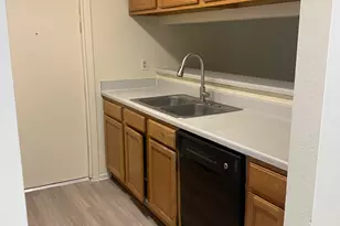 523 Greenlawn Blvd, Round Rock, TX 78664 - Photo 8