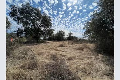 626 Strada Luca, Florence, TX 76527 - Photo 4